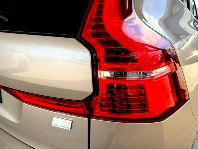 Volvo XC 60 RECHARGE panorama 4x4 kamery 360 acc blis head up skora hak MAX OPCJA