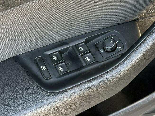 Volkswagen Passat 2.0TDI 150KM/Navi/ACC/PDC/Pod.Fotele/Serwis/Alufelgi/Serwis/Alu