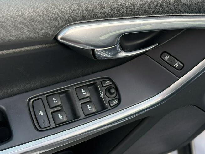 Volvo XC 60 2,0D4 190KM Momentum/Navi/Alu/Skóra/LedY/Xenon/Serwis/