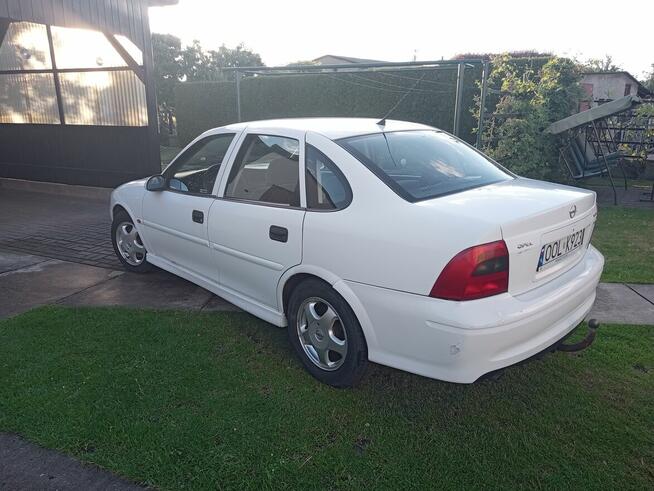 Opel Vectra B 1.8, benzyna, 115 KM
