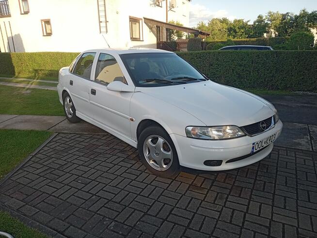 Opel Vectra B 1.8, benzyna, 115 KM