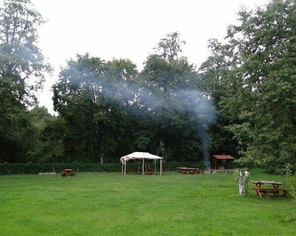 Pole naniotowe - Spływy kajakowe rzeką Wel - Agroturystyka