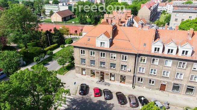 Lokal usługowy przy parku w centrum miasta