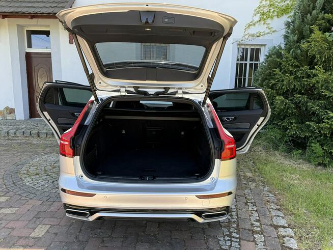 Volvo V60 2.0 190KM R-Design Serwis ASO 19" Pełny pakiet Bezwypadkowy