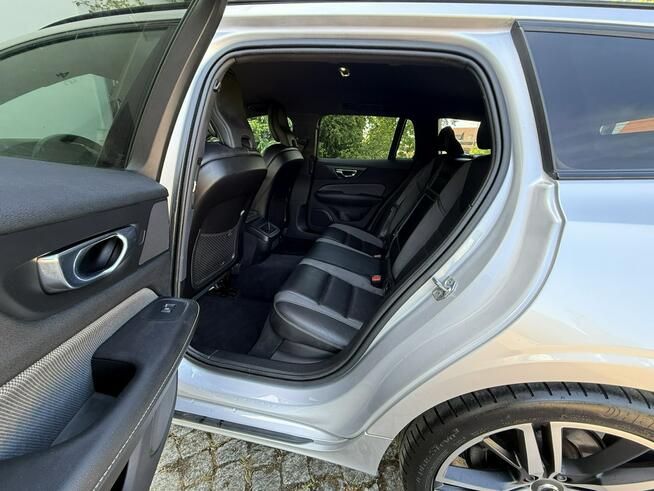 Volvo V60 2.0 190KM R-Design Serwis ASO 19" Pełny pakiet Bezwypadkowy