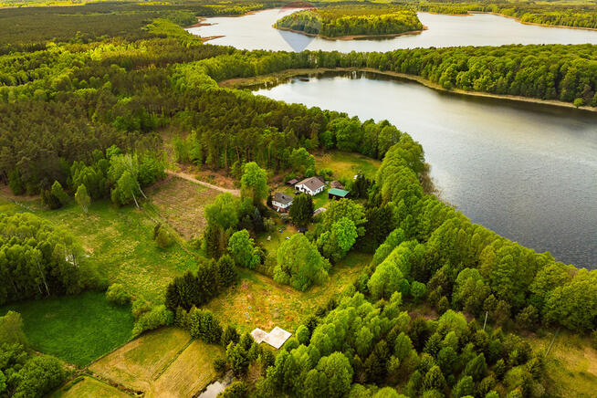 Działka 2166 m² z widokiem na jezioro i WZ