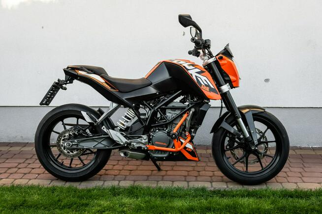 KTM duke 125 R 2016 ABS KSIĄŻKA Raty Transport cbr cfb mt ybr yzf ninja z 125