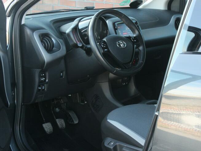 Toyota Aygo Navi*Klimatronik*GrzaneFotele*Kamera*Esp*Led*BT*Alu*Android*GwarVGS