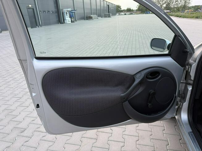 Ford KA 2001 1.3 benzyna 60km długie opłaty wielosezonowe opony