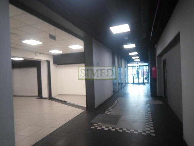 Pofabryczny klimat, recepcja, parking , dostęp24h
