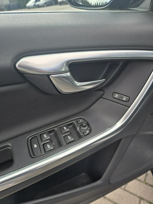 Volvo V60 2.4d5+Hybryda AWD.Plug-IN.Automat.AWD.Navi.Podg.Fotele.Bi-Xenon