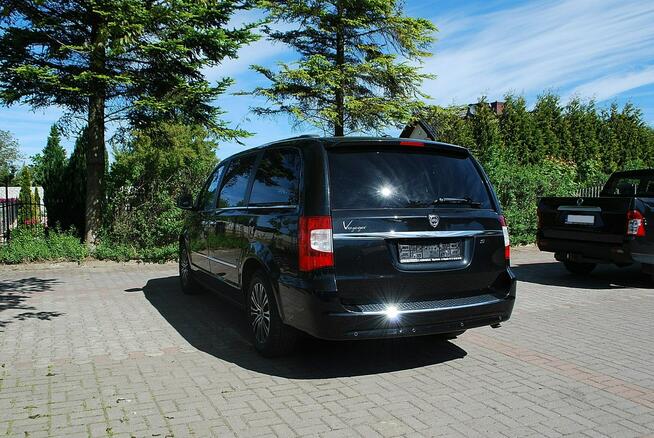 Lancia Voyager