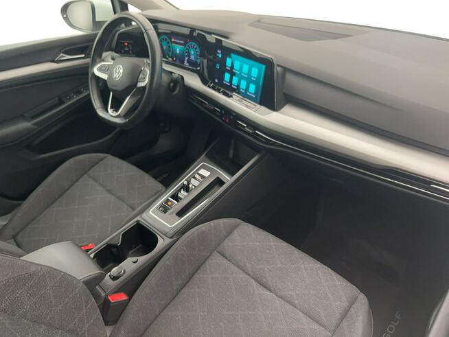 Volkswagen Golf VIII 1.0 eTSI Life DSG Hatchback