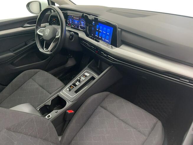 Volkswagen Golf VIII 1.0 eTSI Life DSG Hatchback