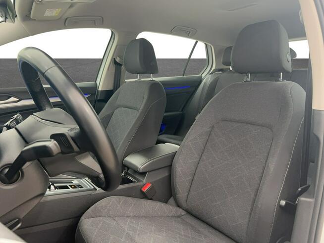 Volkswagen Golf VIII 1.0 eTSI Life DSG Hatchback