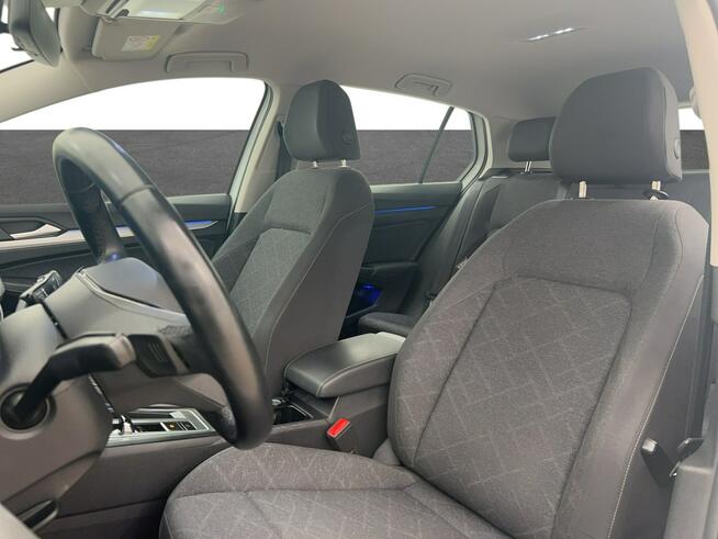Volkswagen Golf VIII 1.0 eTSI Life DSG Hatchback