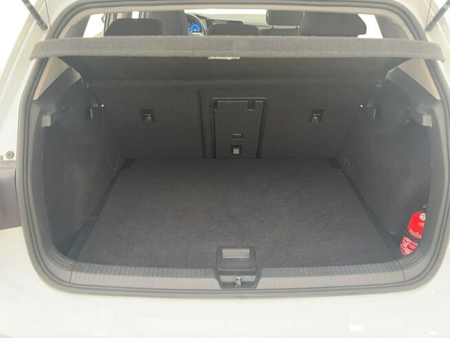 Volkswagen Golf VIII 1.0 eTSI Life DSG Hatchback
