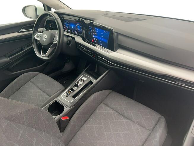 Volkswagen Golf VIII 1.0 eTSI Life DSG Hatchback