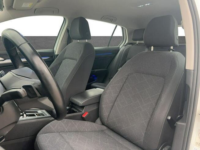Volkswagen Golf VIII 1.0 eTSI Life DSG Hatchback