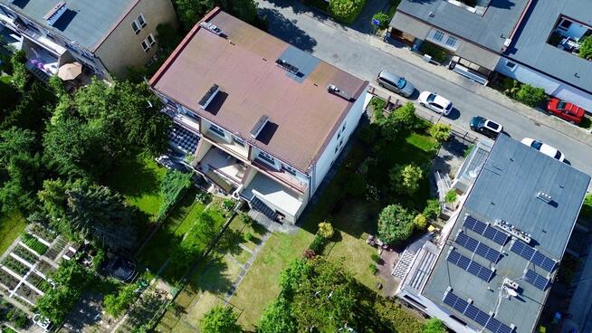 Dom na zielonych Karłowicach_ duży ogród _ garaż