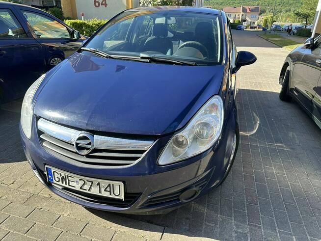 Opel Corsa 5 drzwi, opłaty na rok, klimatyzacja mrozi, Aux, Isofix, nowe opony