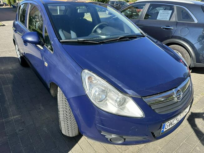 Opel Corsa 5 drzwi, opłaty na rok, klimatyzacja mrozi, Aux, Isofix, nowe opony