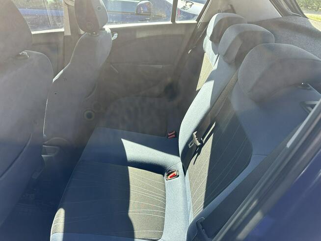 Opel Corsa 5 drzwi, opłaty na rok, klimatyzacja mrozi, Aux, Isofix, nowe opony