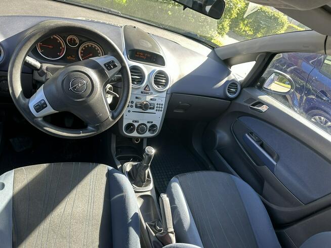 Opel Corsa 5 drzwi, opłaty na rok, klimatyzacja mrozi, Aux, Isofix, nowe opony