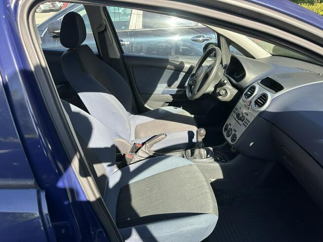 Opel Corsa 5 drzwi, opłaty na rok, klimatyzacja mrozi, Aux, Isofix, nowe opony