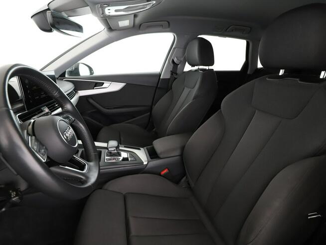Audi A4 S-Tronic Matrix-LED navi grzane fotele asystenci czujniki parkowania