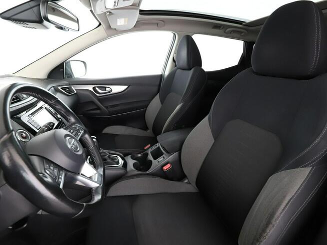 Nissan Qashqai N-Connecta automat navi kamera360 panorama grzane fotele tempomat