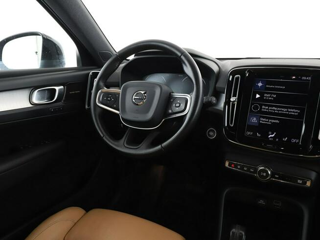Volvo XC 40 MomentumPro automat AWD D4 skóra navi kamera grz. fotele LED tempomat