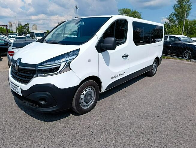 Renault Trafic 9osób fv23 automat