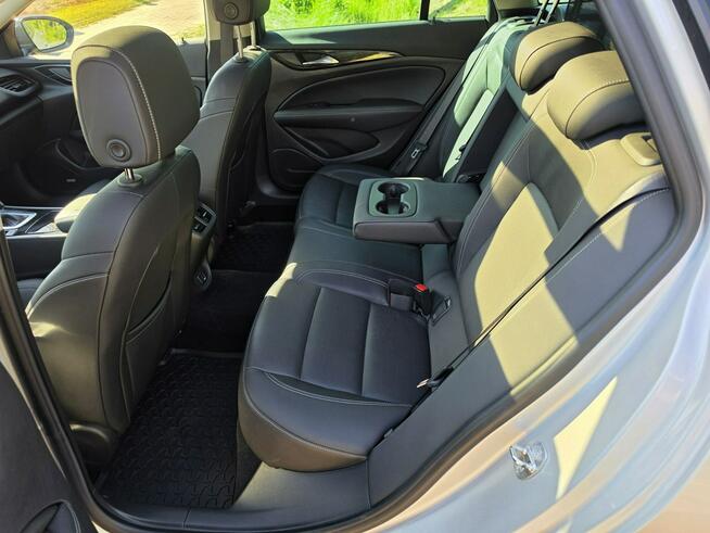Opel Insignia Sports Tourer 2,0 diesel 210 KM z niskim przebiegiem !!!