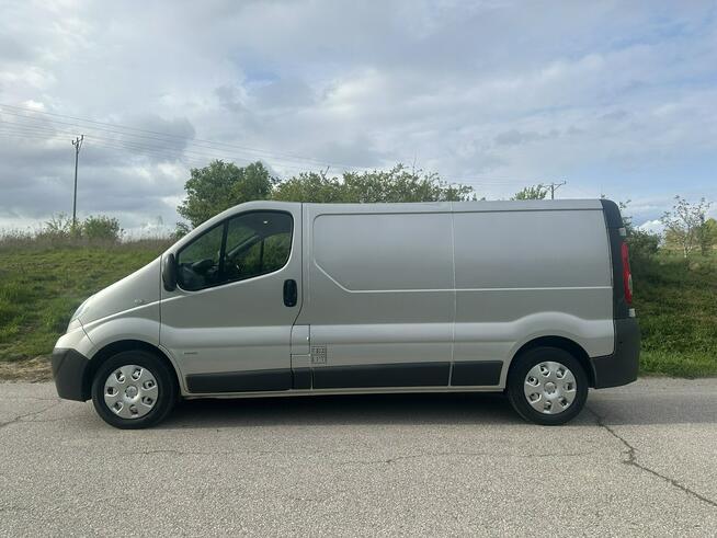 Opel vivaro long