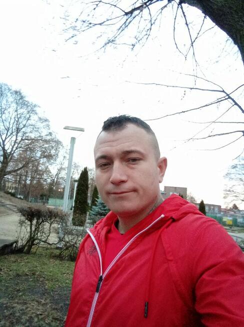 Pilnie pracy poszukuję pomoże ktoś