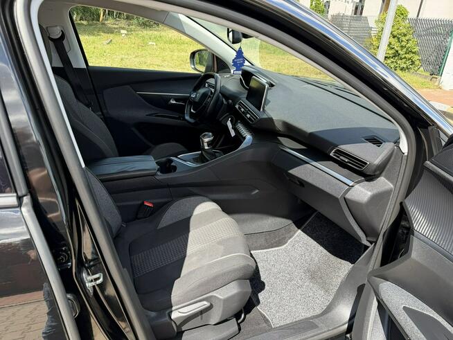 Peugeot 5008 Active 7-osobowy Benzyna 130KM Niski przebieg