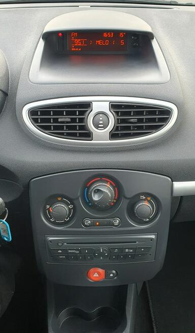 Renault Clio Niski przebieg/Serwis w ASO/Bardzo zadbany/Klimatyzacja sprawna