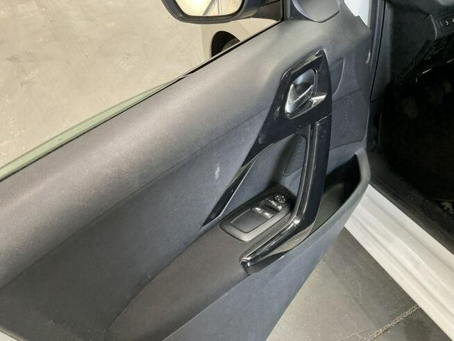 Peugeot 208 Benzyna, tempomat, nawigacja, isofix, ESP, nierówna praca silnika