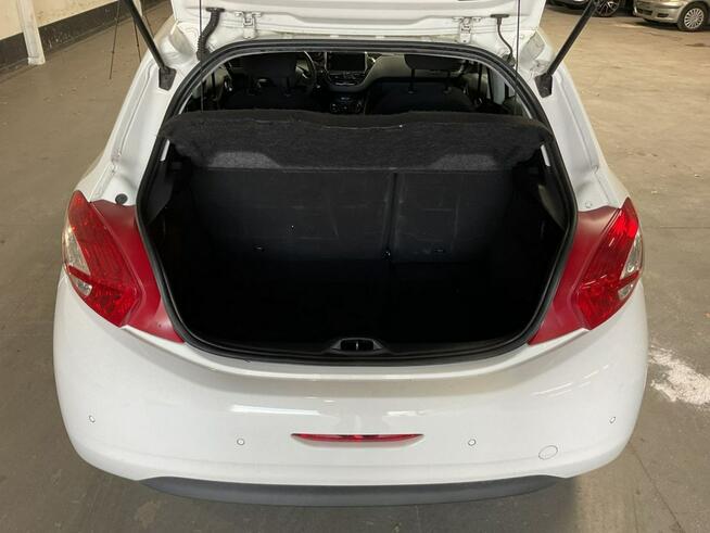 Peugeot 208 Benzyna, tempomat, nawigacja, isofix, ESP, nierówna praca silnika