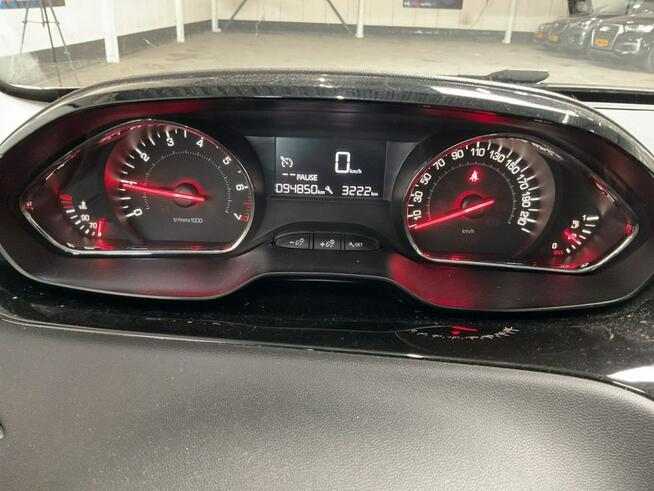 Peugeot 208 Benzyna, tempomat, nawigacja, isofix, ESP, nierówna praca silnika