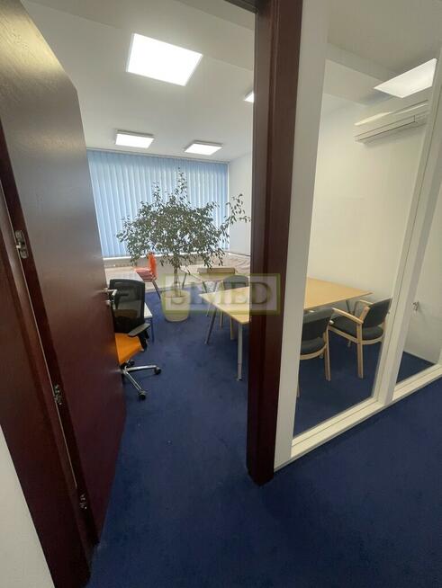 Wysoki standard,recepcja,dostęp24h,parking,ochrona
