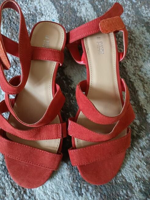 Buty letnie c.pomarańczowe rozm.39 -40 zł
