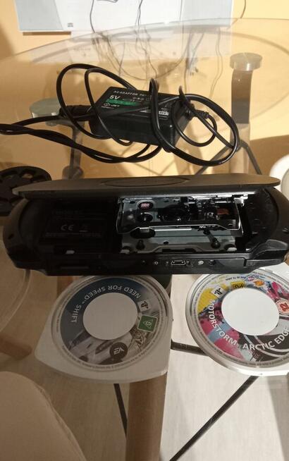 Sprzedam Konsole PSP-E104 Pro Sony Uszkodzona Okazja Polecam