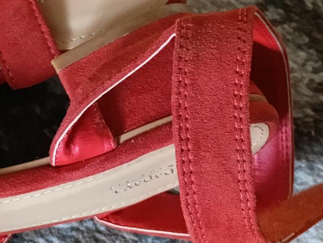 Buty letnie c.pomarańczowe rozm.39 -40 zł