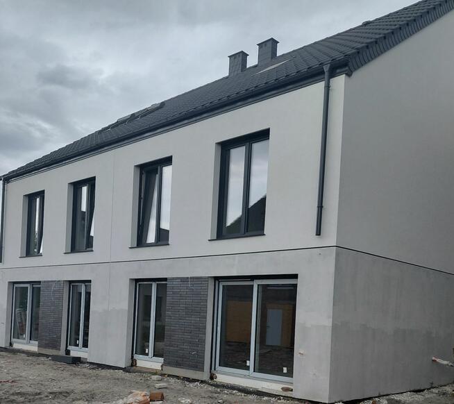 Dom w zab. bliźniaczej 105,27m2 +opcj.poddasze 29,30/z pompą ciepła/Iwiny