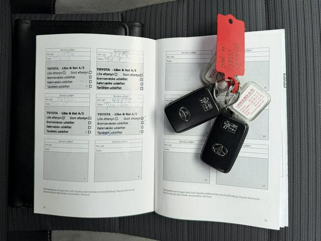 Toyota Avensis Kamera*Cofania*Grzane*Fotele*Serwis*ASO*Tempomat*Zarejestrowana