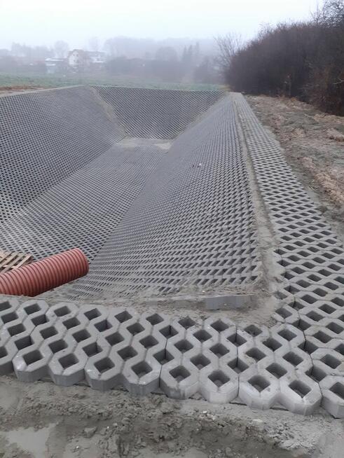 Układanie kostki brukowej