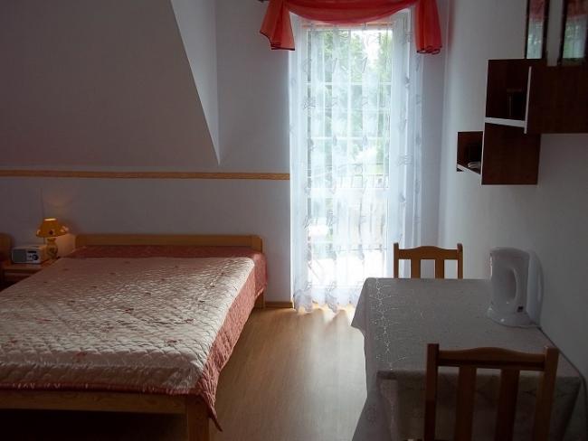 111 Pokoje i domki całoroczne tel.607-197-316