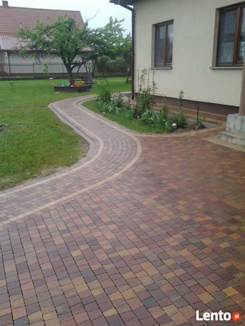 Układanie kostki brukowej